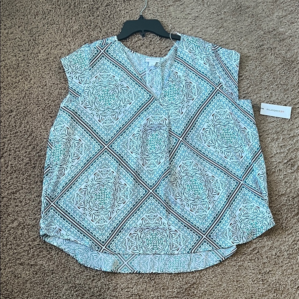 Liz Claiborne Blue and White Patterned Top